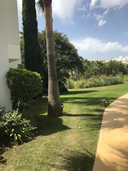 Alcazaba Blue Lagoon 3 Bedroom, Ground Floor Apartment Estepona Kültér fotó